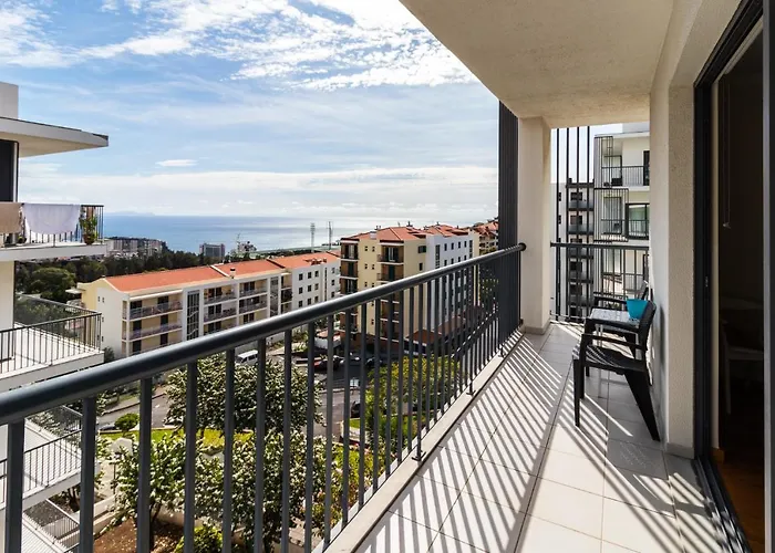 Acacia Apartment By Atlantica